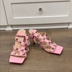 Source Unknown Pink Heels with Gold Studs